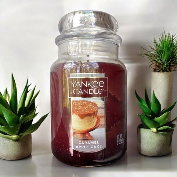 Yankee Candle Caramel Apple Cake 22 oz Large Jar Candle | Rare, Retired, HTF - Picture 7 of 9